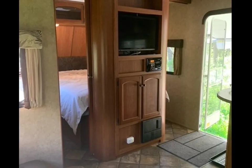 Family Friendly Dutchmen Travel Trailer
