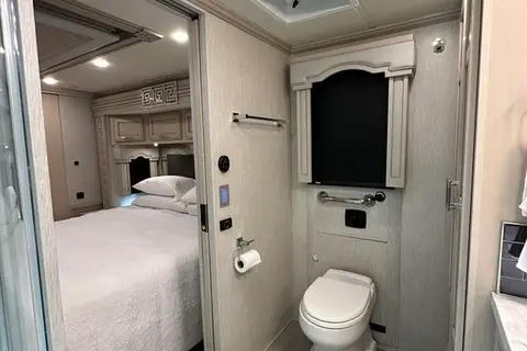 Gayle's Newmar ventana Class A