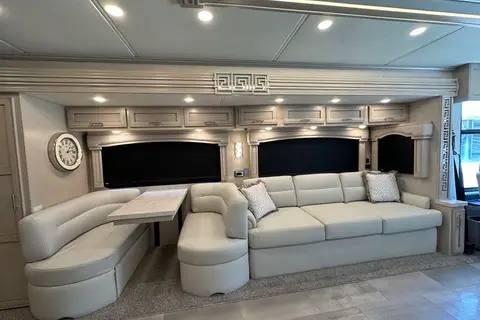 Gayle's Newmar ventana Class A
