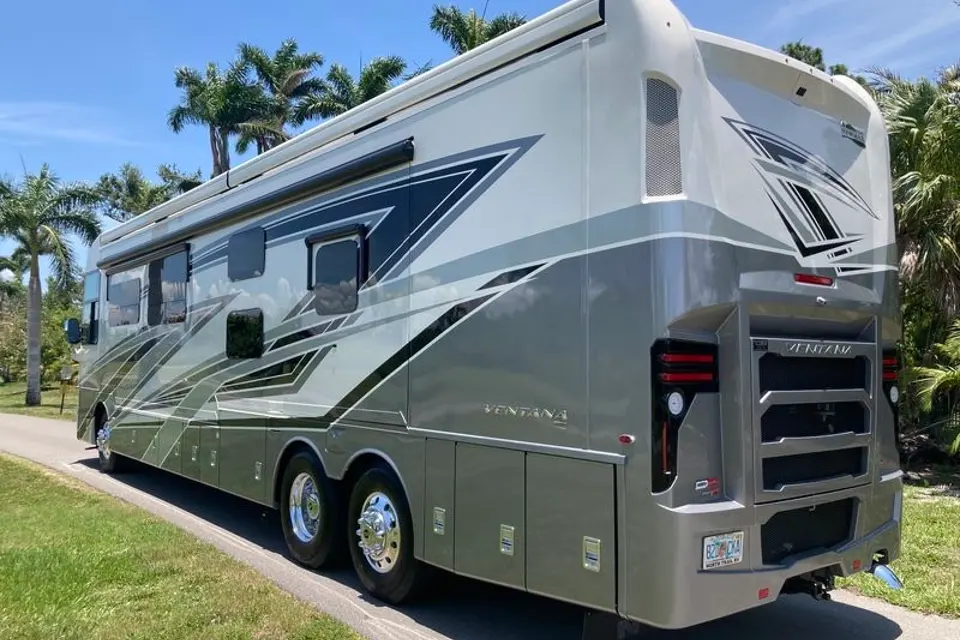 Gayle's Newmar ventana Class A