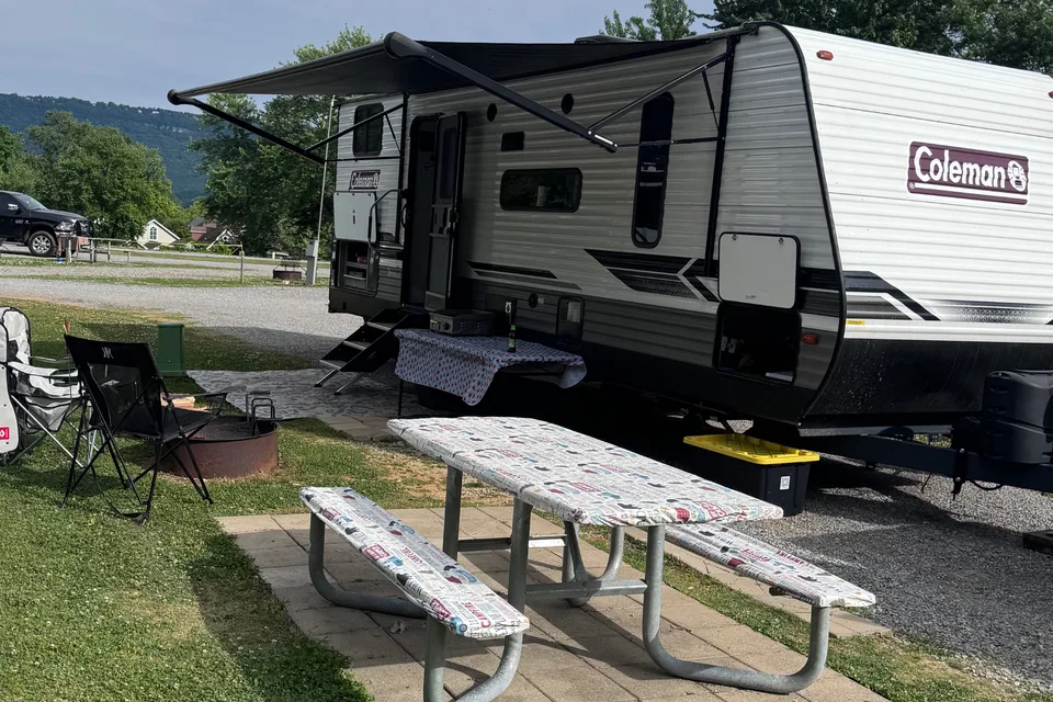 The Nate & Jess Hideaway 🏕️