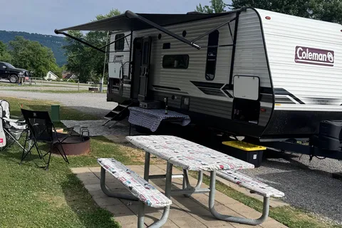 The Nate & Jess Hideaway 🏕️