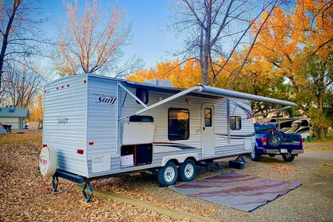 Perfect FAMILY FRIENDLY trailer!!  Double over double bunks!