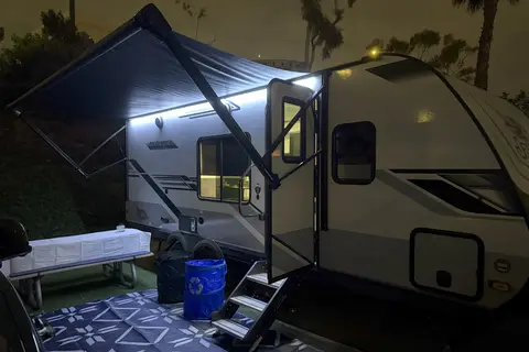 Meet 'The Rolling Suite': 2025 Jayco Jay Feather 21MML