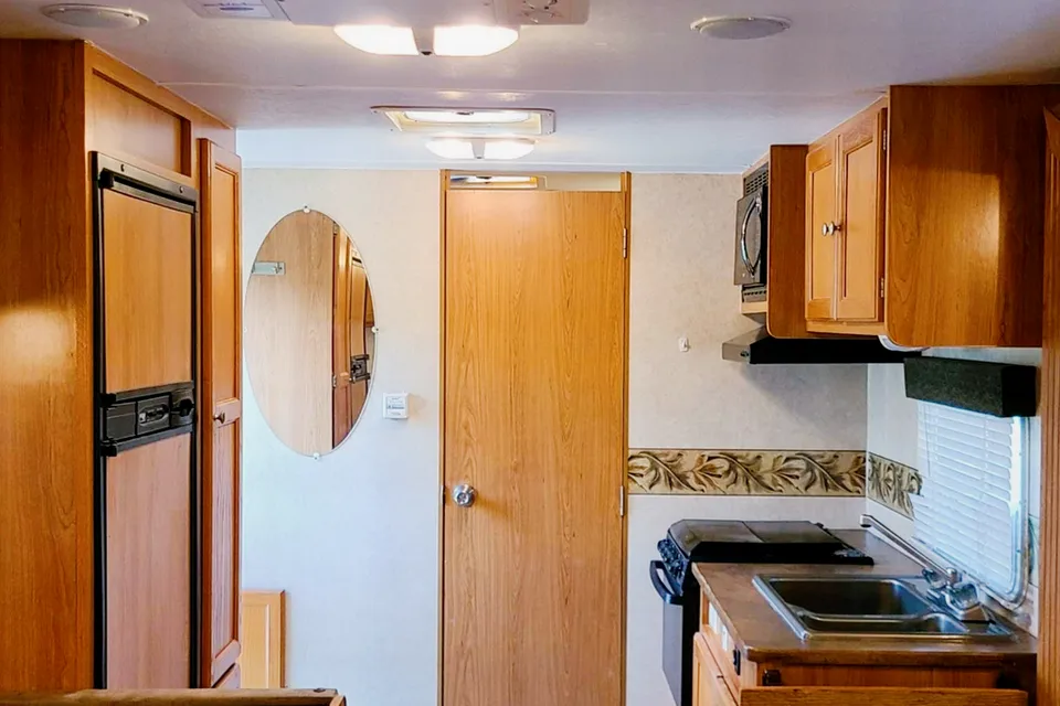 Larry's R-Vision 25S Lite Trailer