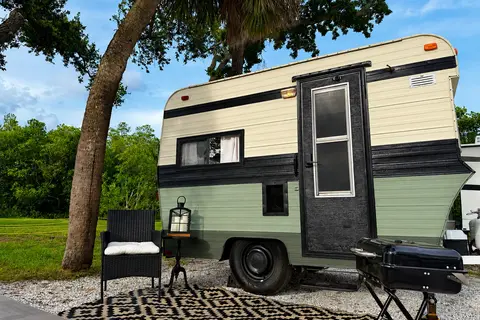 The Cozy Tow-A-Way