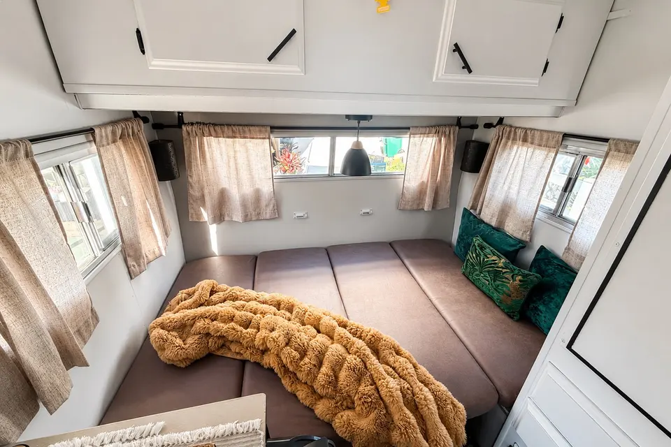 The Cozy Tow-A-Way