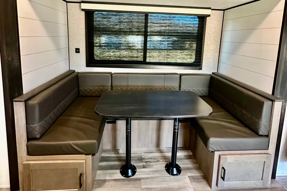 2024 BRAND NEW! Jayco Jay Flight 235MBH Travel Trailer