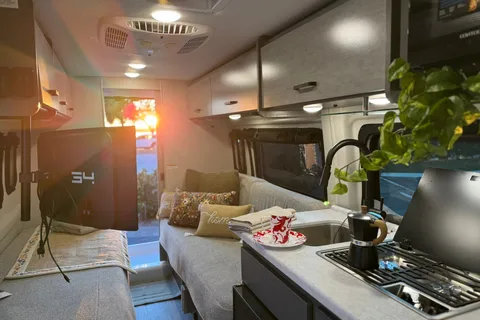 Escape Key Luxury Adventure Camper Van Rental – Palm Beach