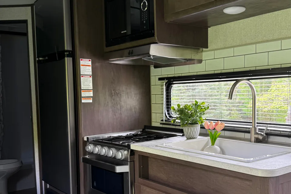 Sabrina's Lantern 214BH Travel Trailer