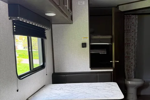 Sabrina's Lantern 214BH Travel Trailer