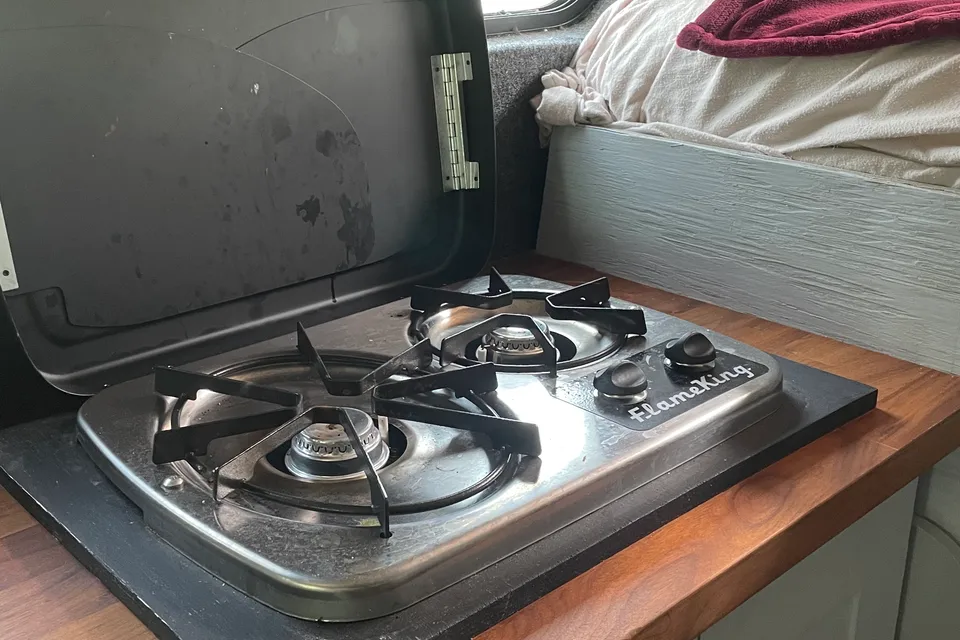 Steve's cabane  Sprinter Campervan