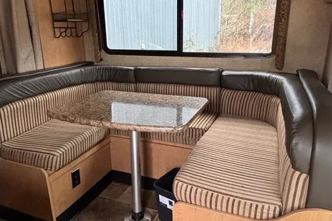 Thor Motor Coach Freedom Elite 22E Class C