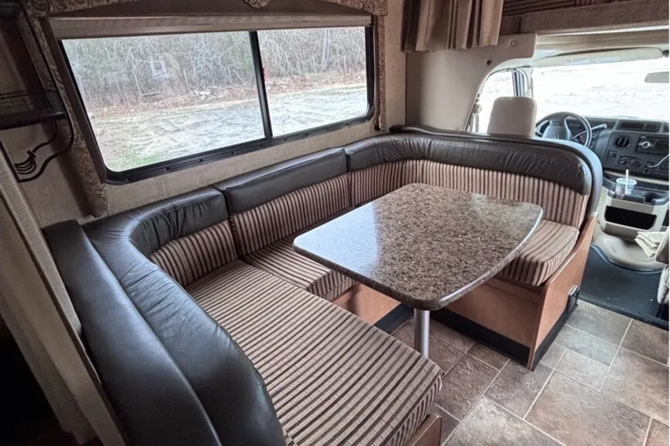Thor Motor Coach Freedom Elite 22E Class C