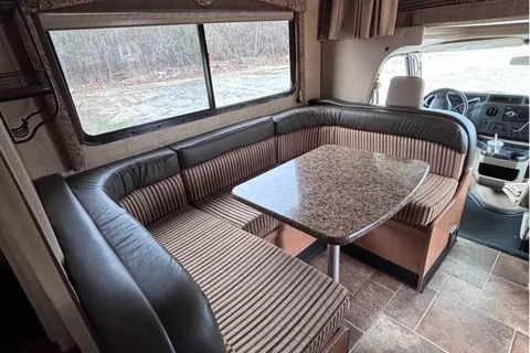 Thor Motor Coach Freedom Elite 22E Class C