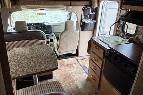 Thor Motor Coach Freedom Elite 22E Class C
