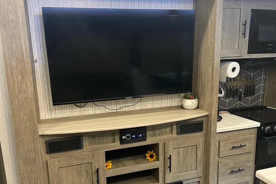 Salem Hemisphere Fifth Wheel