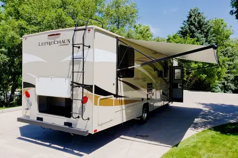 Glamping in style - 2019 Coachmen Leprechaun 319MB