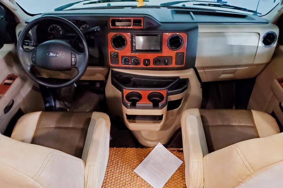 Glamping in style - 2019 Coachmen Leprechaun 319MB