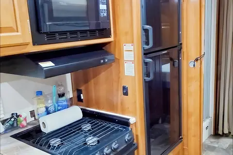 Glamping in style - 2019 Coachmen Leprechaun 319MB