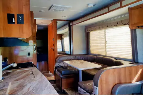 Glamping in style - 2019 Coachmen Leprechaun 319MB