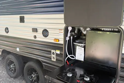 Aunt Annie's Attic Forest River 26DBH Travel Trailer