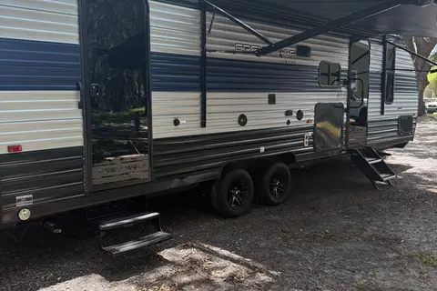 Aunt Annie's Attic Forest River 26DBH Travel Trailer