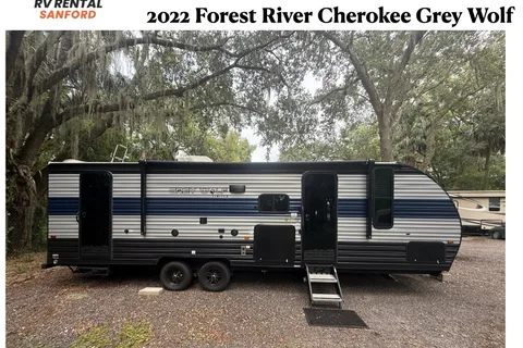 Aunt Annie's Attic Forest River 26DBH Travel Trailer