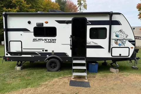 Fireside's Forest River 24' Surveyor Legend 19SSLE