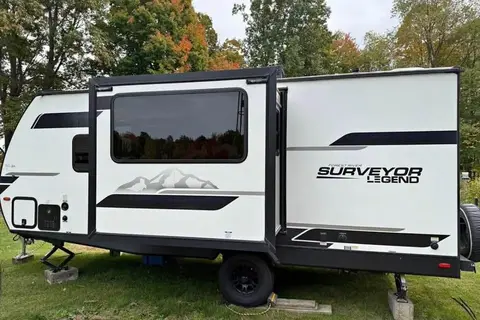 Fireside's Forest River 24' Surveyor Legend 19SSLE