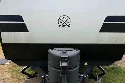 Fireside's Forest River 24' Surveyor Legend 19SSLE