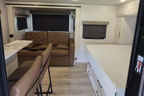 Fireside's Forest River 24' Surveyor Legend 19SSLE