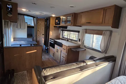 Forest River Grey Wolf 26DSJE Travel Trailer