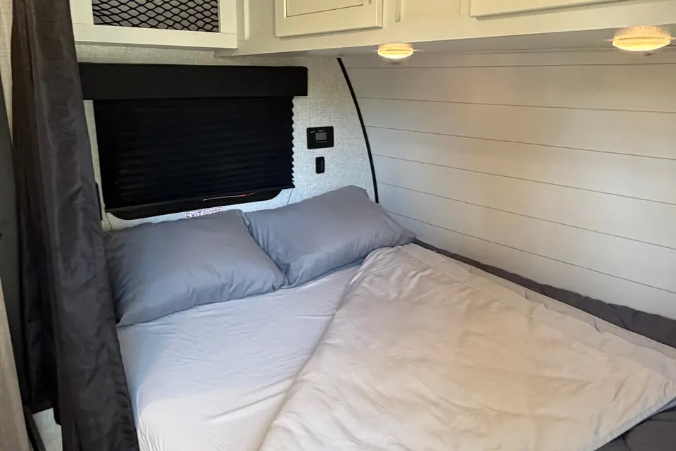 Easy Tow Bunkhouse | 7' Wide w/Slide-Out | Off-Grid