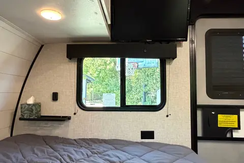 Easy Tow Bunkhouse | 7' Wide w/Slide-Out | Off-Grid
