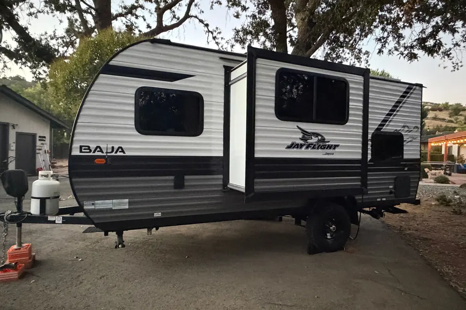 Easy Tow Bunkhouse | 7' Wide w/Slide-Out | Off-Grid