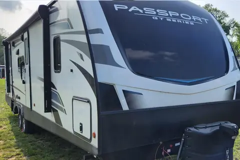 Matt and Candi's all inclusive family camper 2B2B Off Grid Generator Available