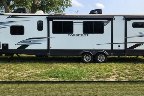 Matt and Candi's all inclusive family camper 2B2B Off Grid Generator Available