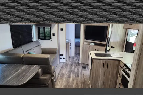 Matt and Candi's all inclusive family camper 2B2B Off Grid Generator Available