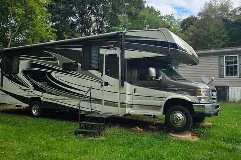 Todd's Coachmen Leprechaun Class C