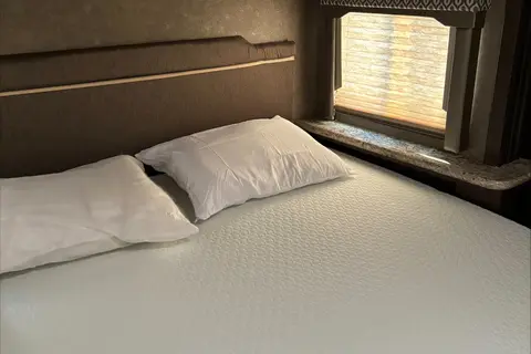 Susan's Thor Motor Coach Ford freedom elite ClassC