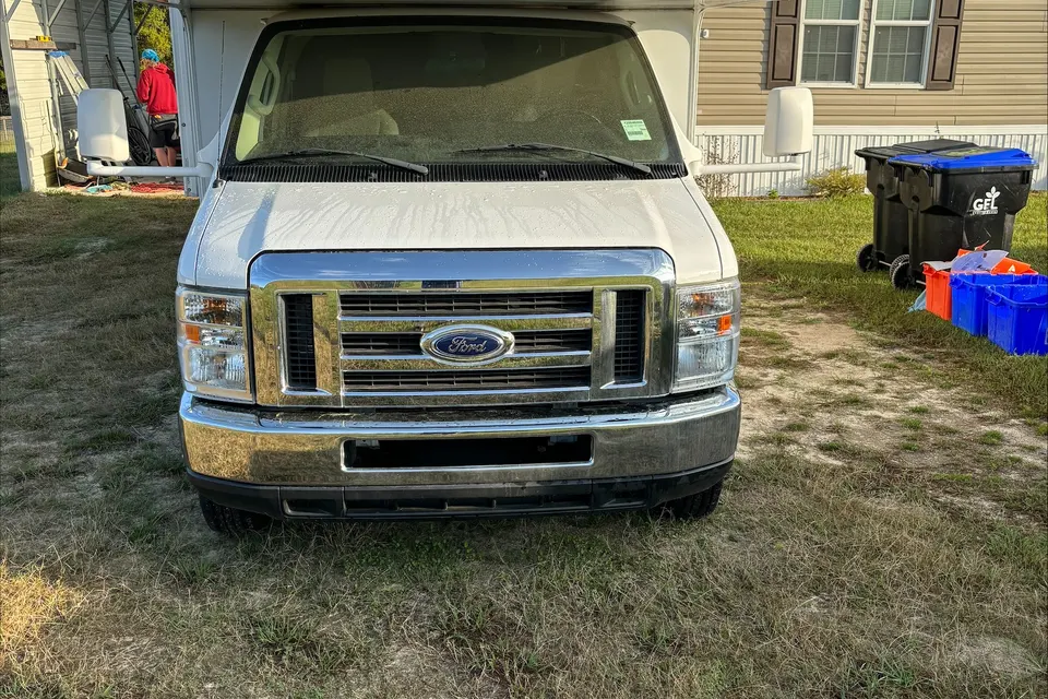 Susan's Thor Motor Coach Ford freedom elite ClassC