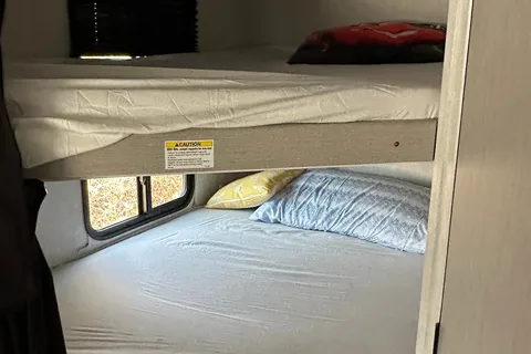 leo's Coachmen Apex Travel Trailer