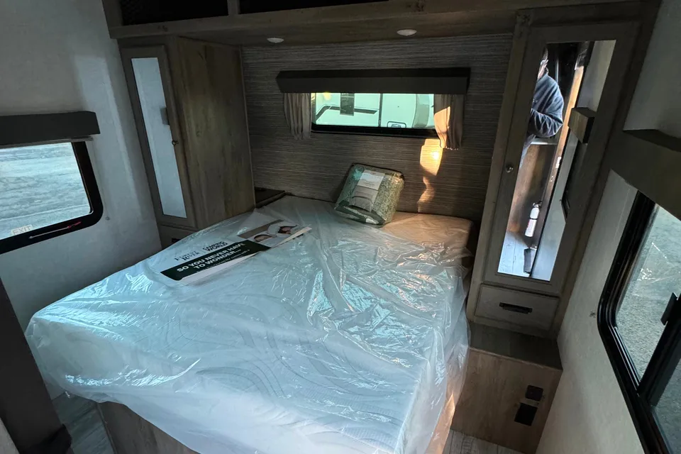 Eddie’s Forest River 276bhle Travel Trailer