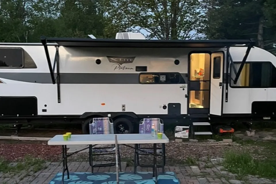 Pat's Wildwood Platinum 31KOBTSX Travel Trailer