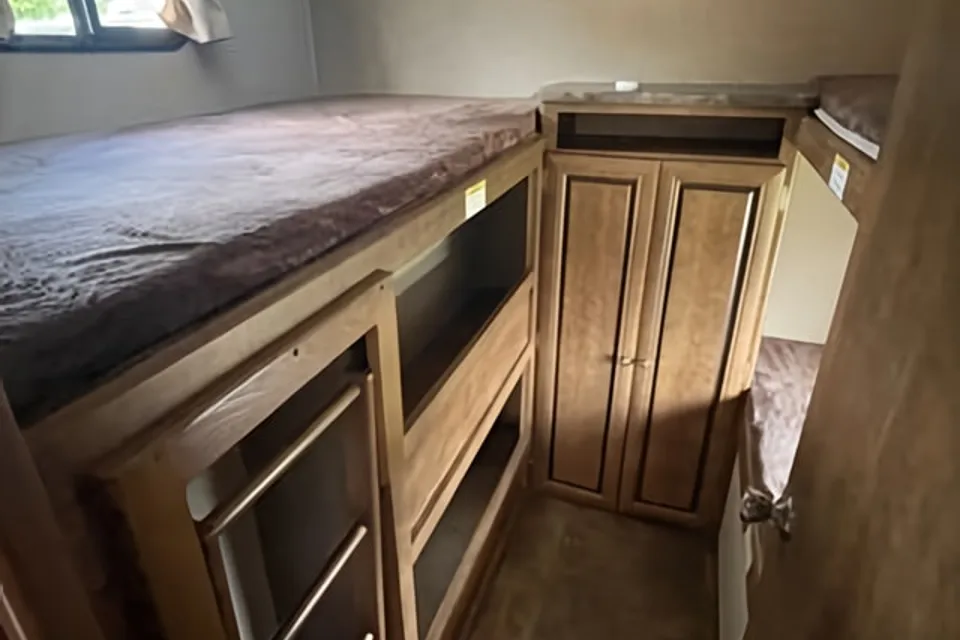 Brent's Crossroads Z1 Travel Trailer
