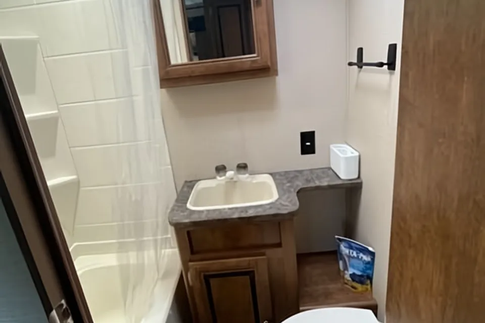 Brent's Crossroads Z1 Travel Trailer