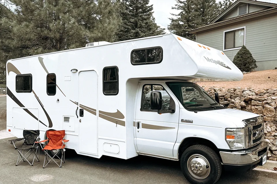 New listing!! 2019 full furnished RV