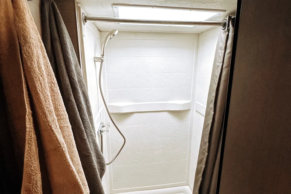New listing!! 2019 full furnished RV