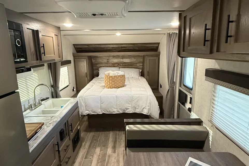 BRAND NEW RV! 2021 Gulf Stream RV Amer-Lite 24BH